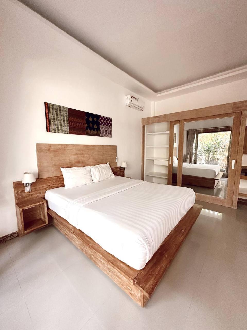 Hotel Hi5 Kuta Kuta  Pokoj fotografie